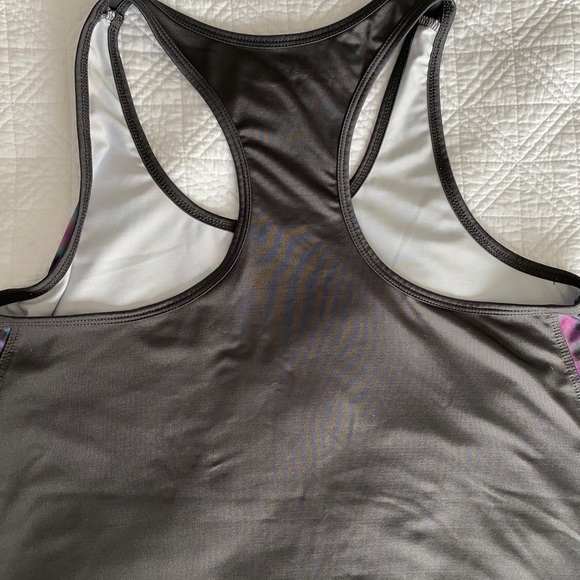 Workout Tank - Picture 4 of 4